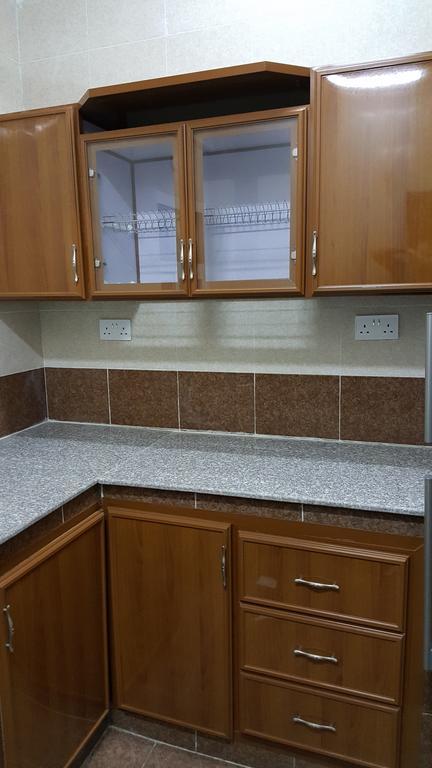 Golden Seasons Furnished Apartment Салалах Екстериор снимка