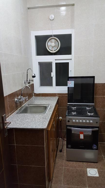 Golden Seasons Furnished Apartment Салалах Екстериор снимка