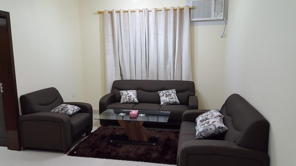 Golden Seasons Furnished Apartment Салалах Екстериор снимка